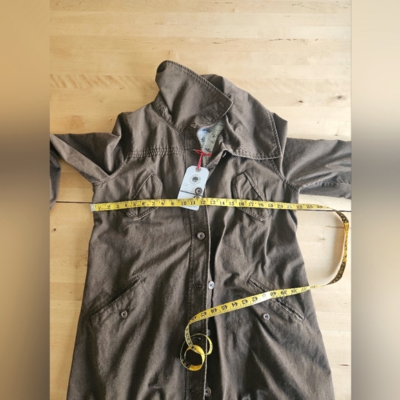 Daughters of the Liberation coat, large - Picture 2 of 8